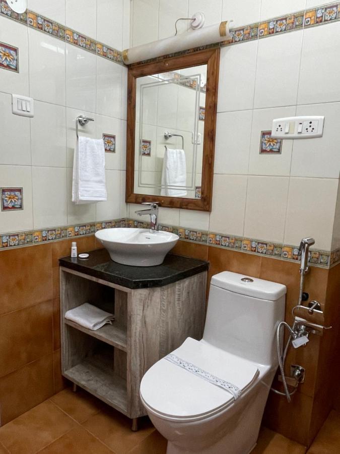 Bed and Breakfast The Edgeworth Shimla Esterno foto