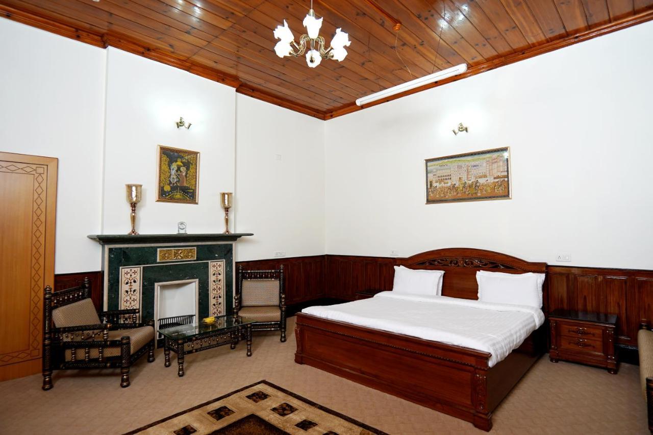 Bed and Breakfast The Edgeworth Shimla Esterno foto