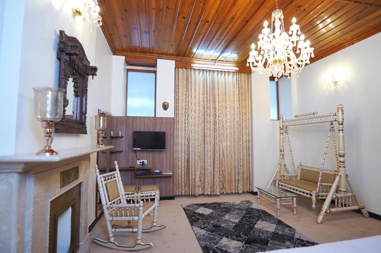 Bed and Breakfast The Edgeworth Shimla Esterno foto