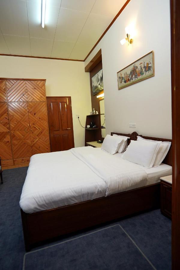 Bed and Breakfast The Edgeworth Shimla Esterno foto