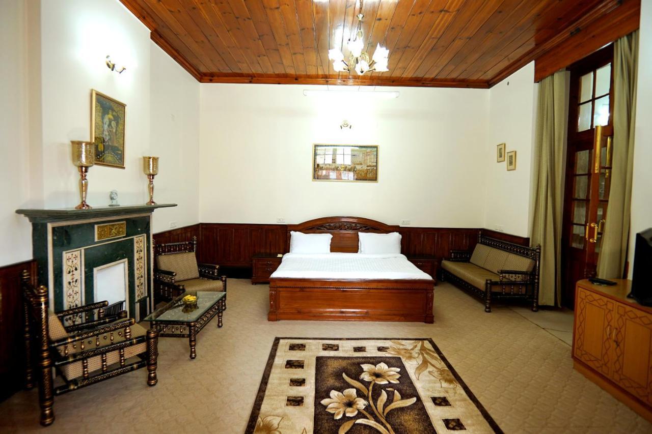 Bed and Breakfast The Edgeworth Shimla Esterno foto